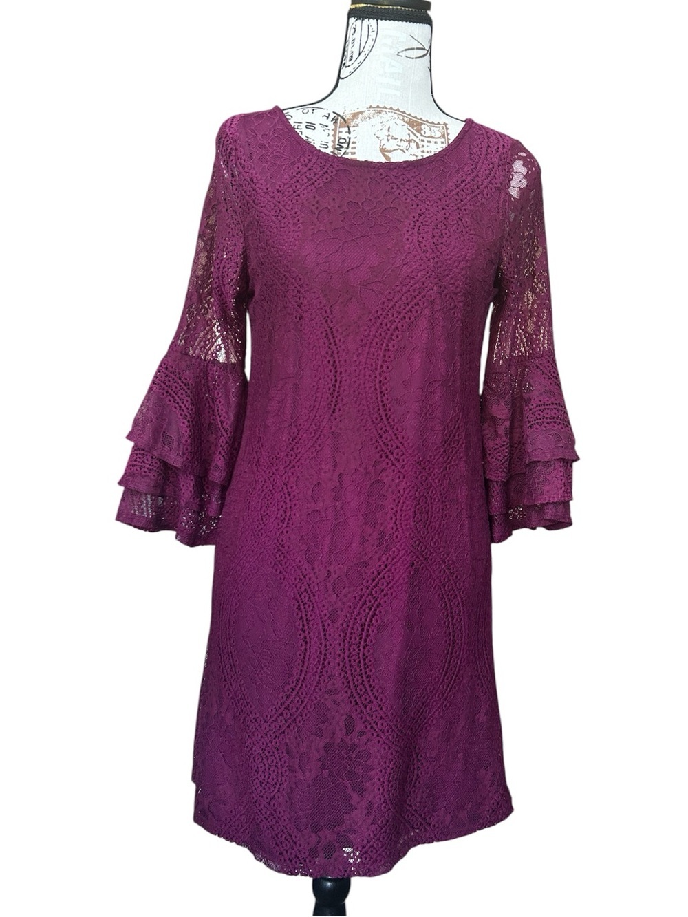 Trixxi Lace Mini Dress with Tiered 3/4 Sleeves size small